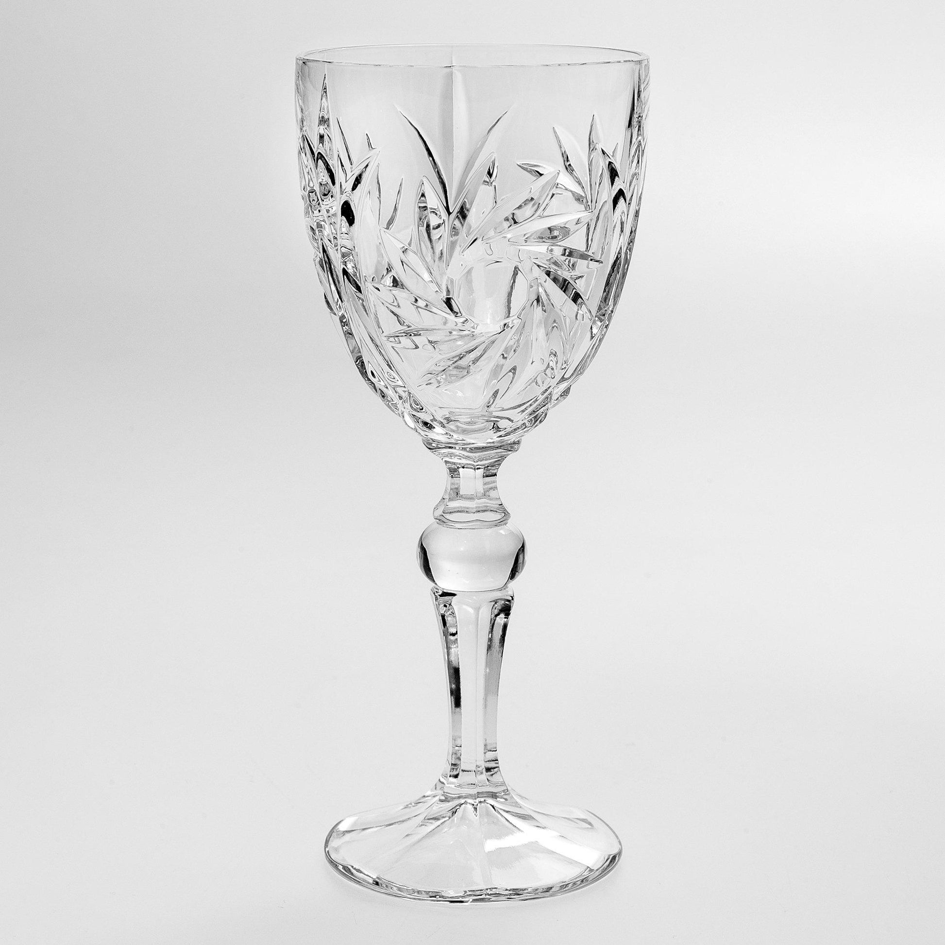 Crystal wine glass with pinwheel design